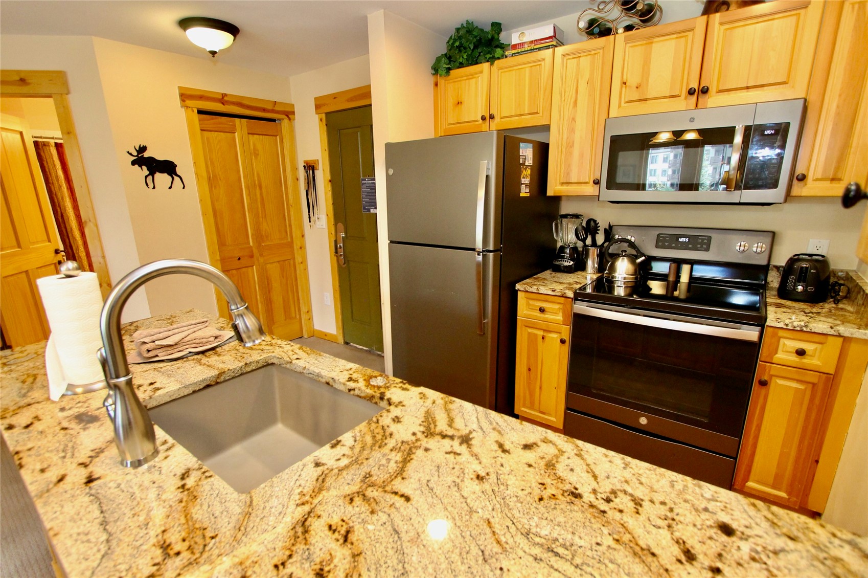 172 Copper Circle 406 Property Photo 5