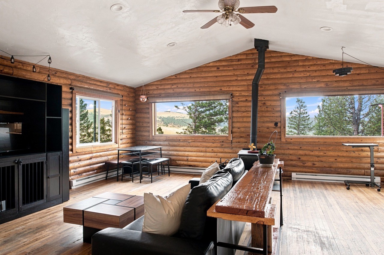 2271 Redhill Road Property Photo 4