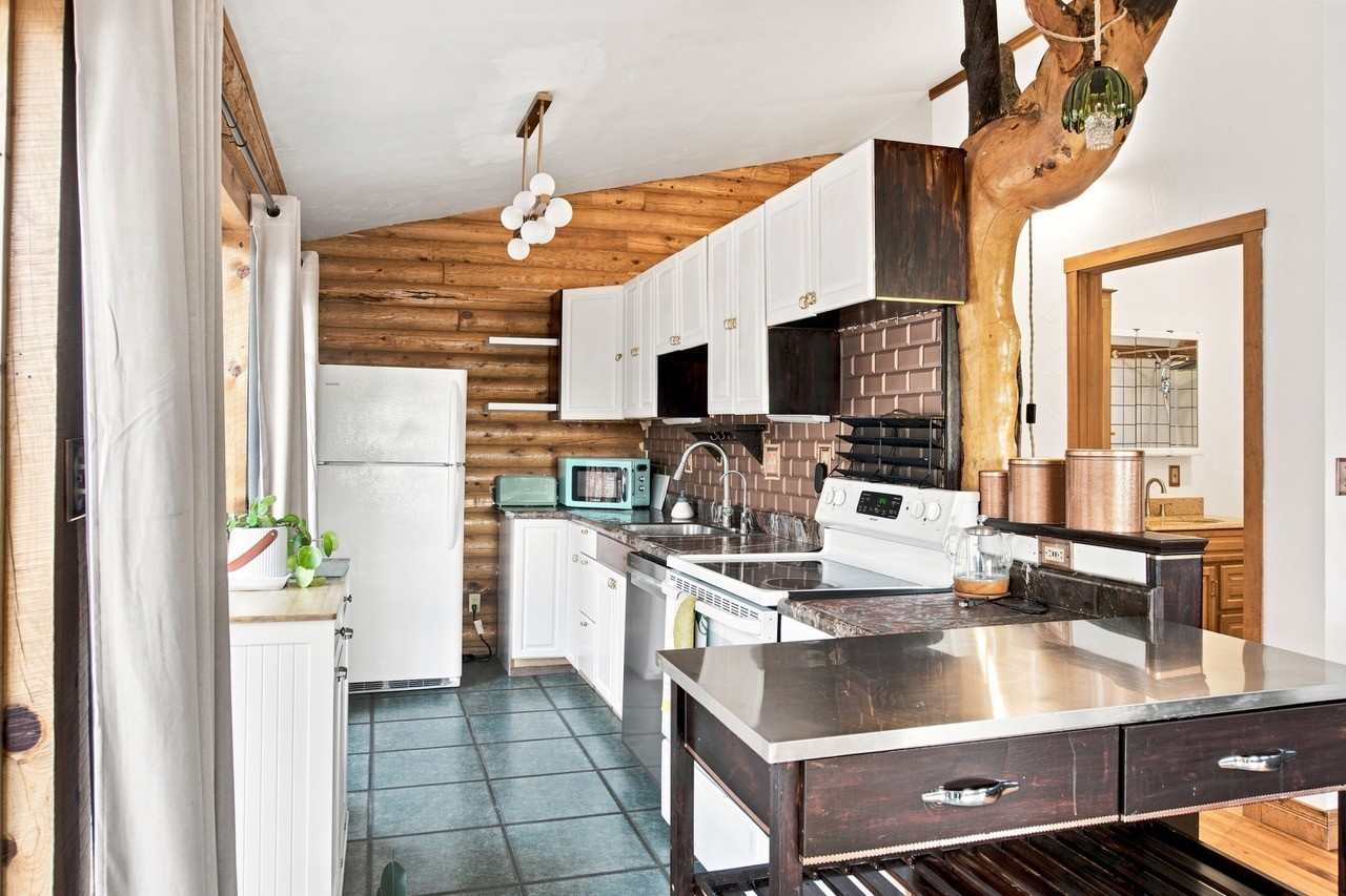 2271 Redhill Road Property Photo 12