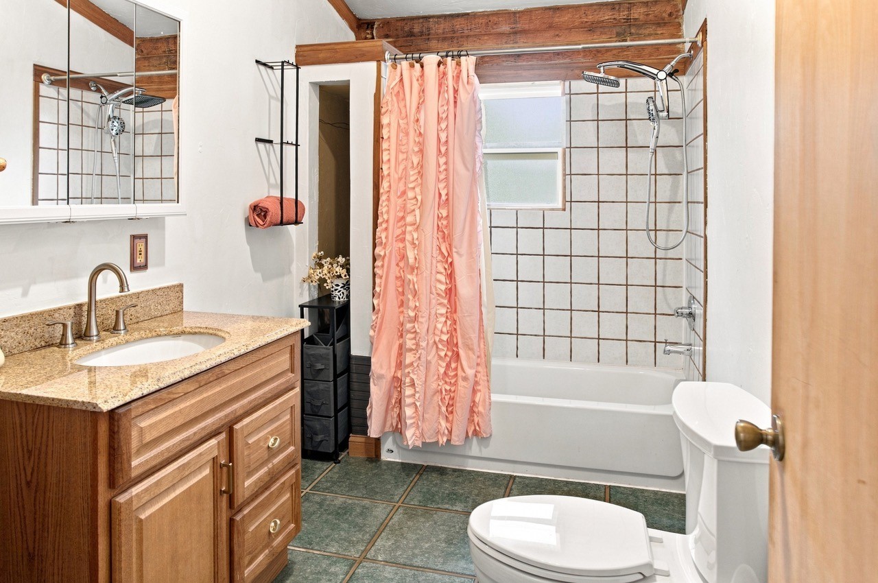2271 Redhill Road Property Photo 13