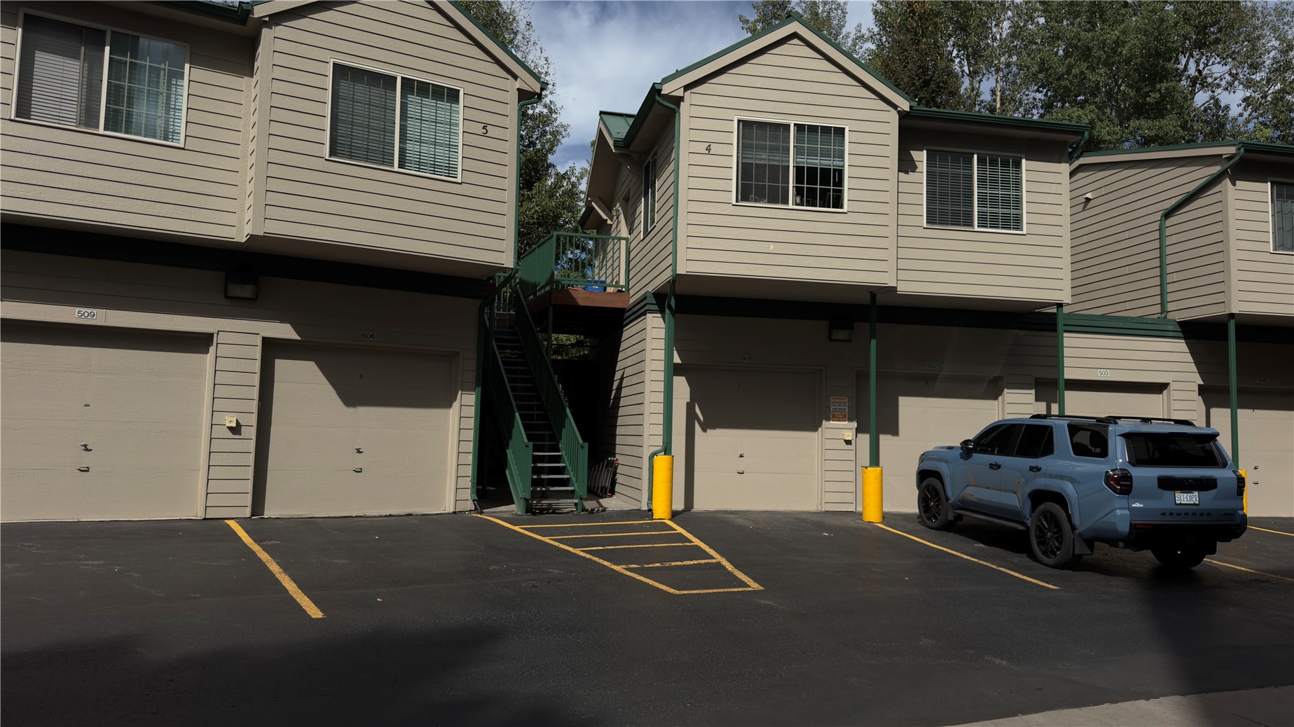 980 Lakepoint DRIVE 4