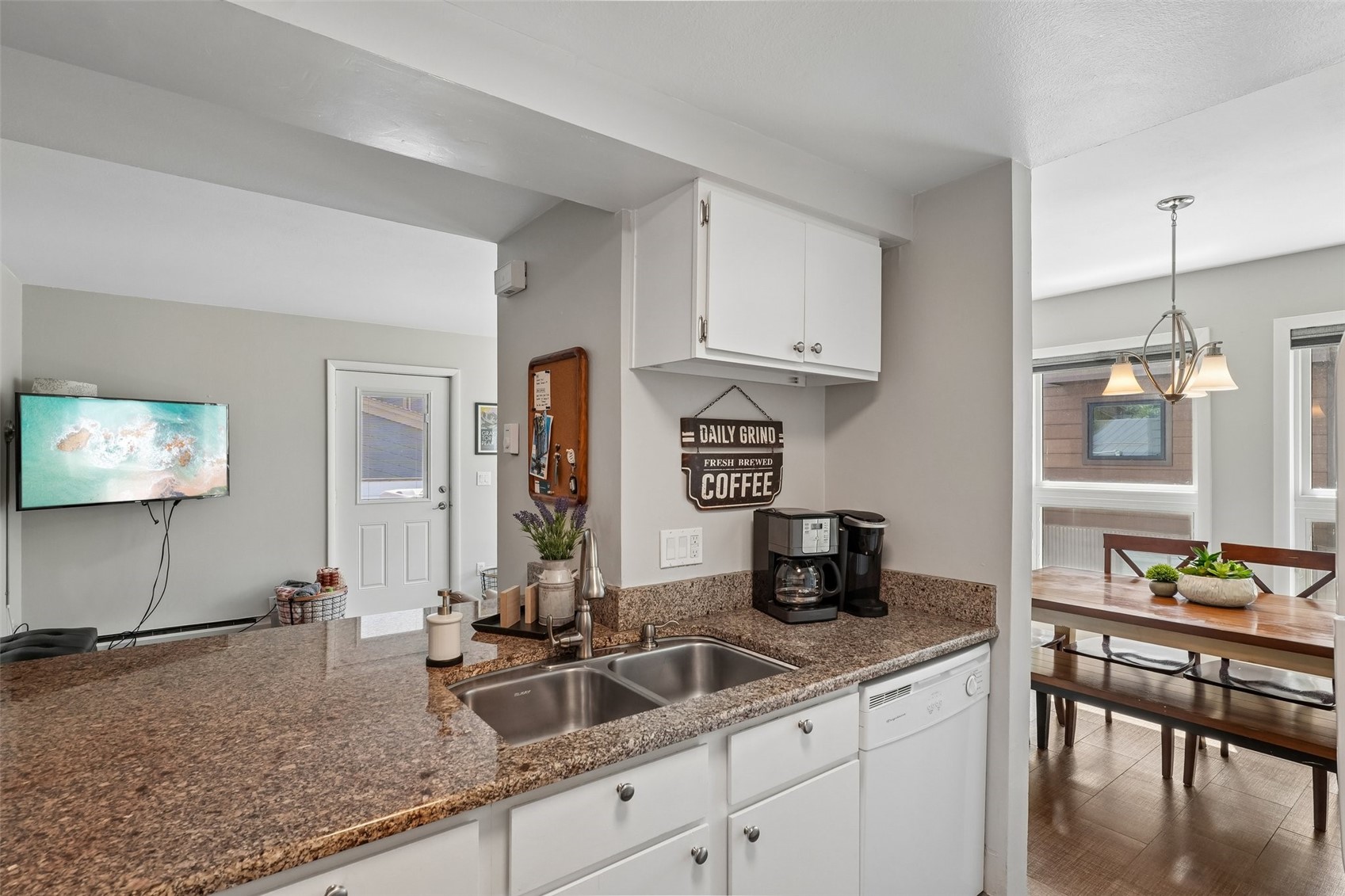 309 Creekside Drive Property Photo 16