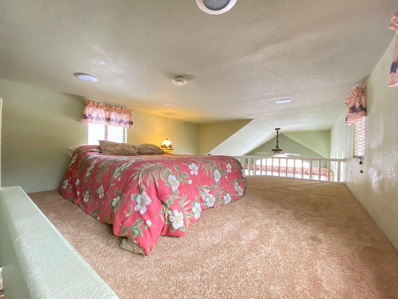 240 Sunshine Loop Property Photo 8