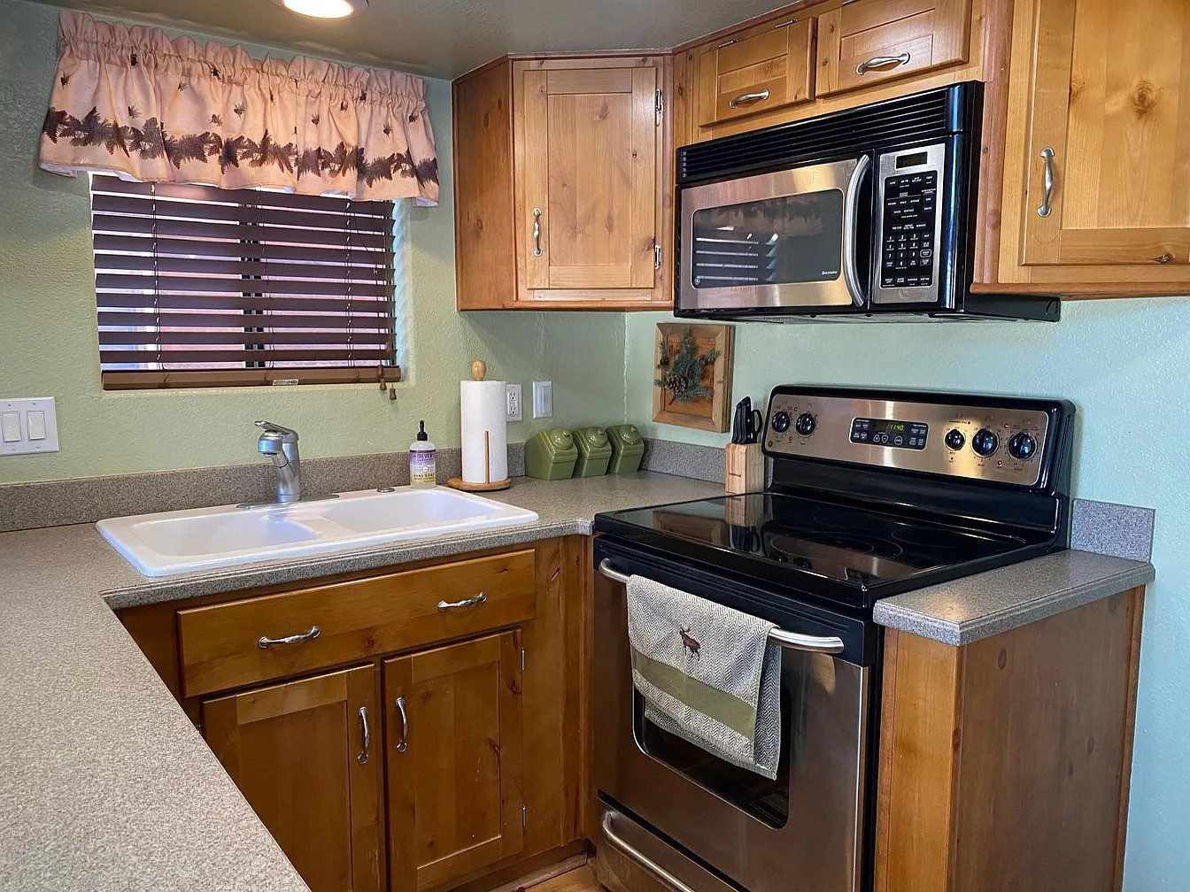 240 Sunshine Loop Property Photo 11