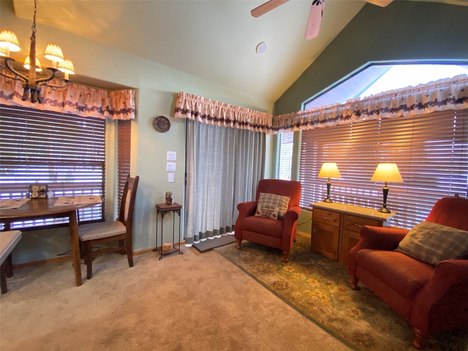 240 Sunshine Loop Property Photo 27