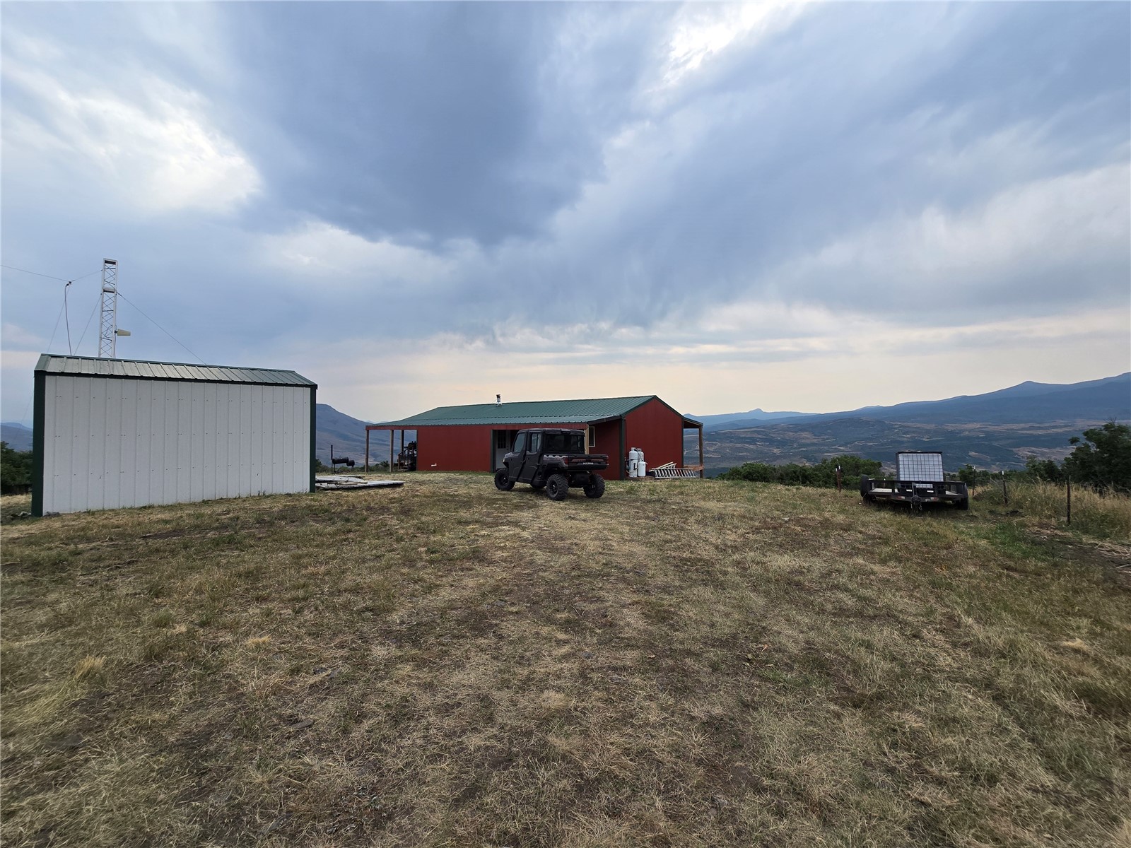 2287 East Loop Property Photo 6