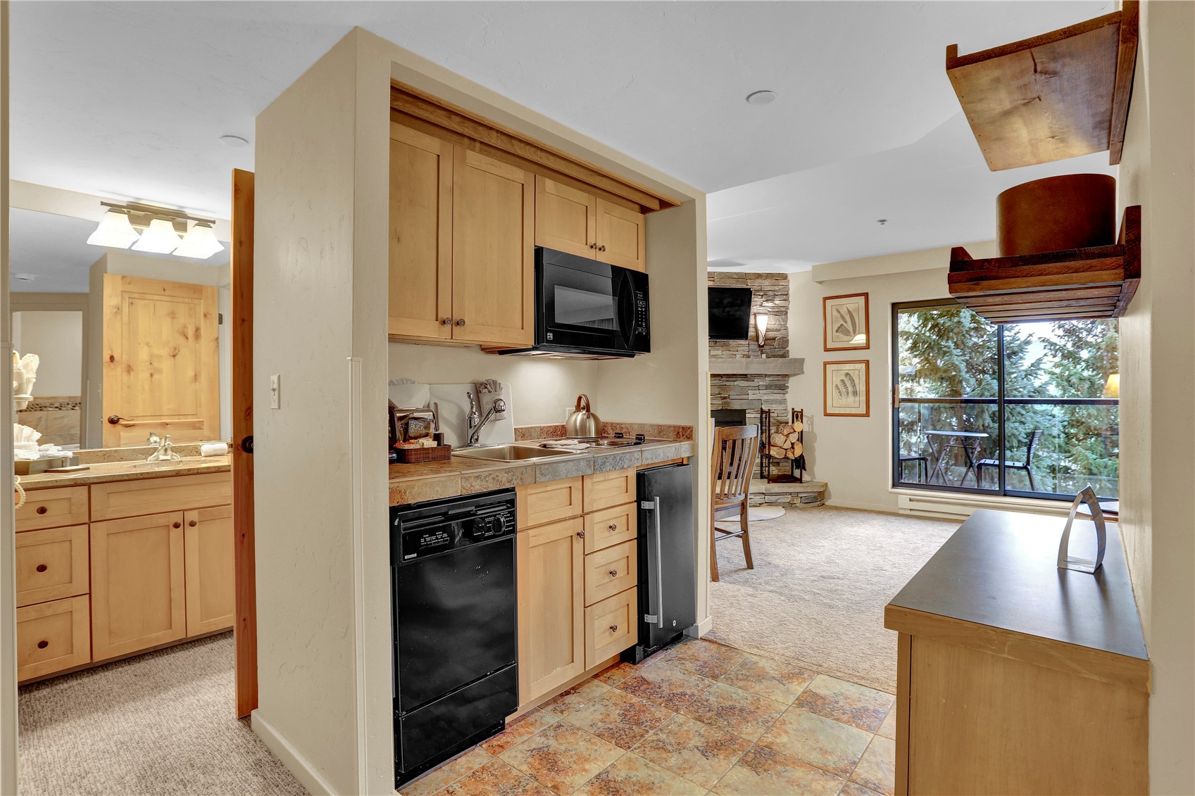 640 Village Road 4213 Property Photo 5