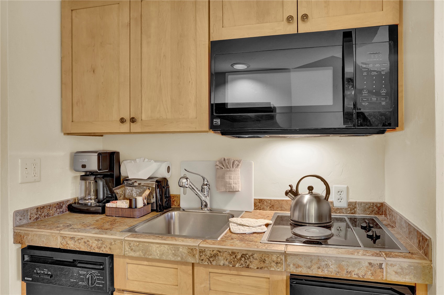 640 Village Road 4213 Property Photo 13