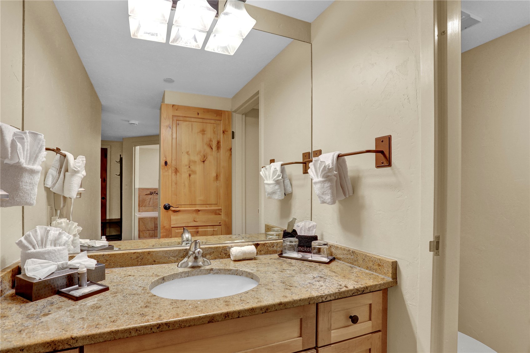 640 Village Road 4213 Property Photo 16
