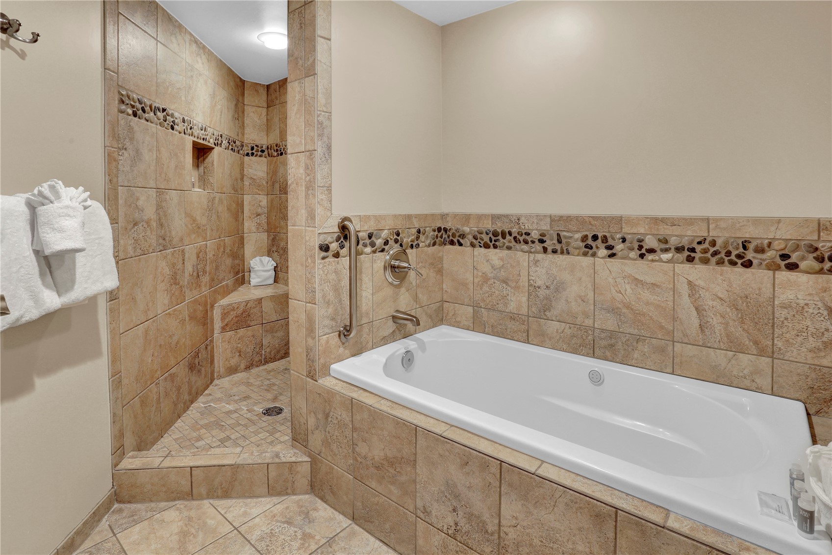 640 Village Road 4213 Property Photo 19