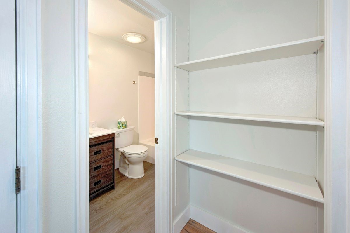 258 Cove Boulevard 11 Property Photo 22