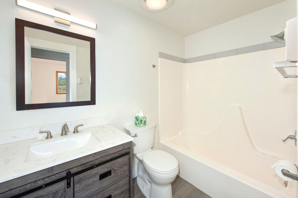 258 Cove Boulevard 11 Property Photo 23