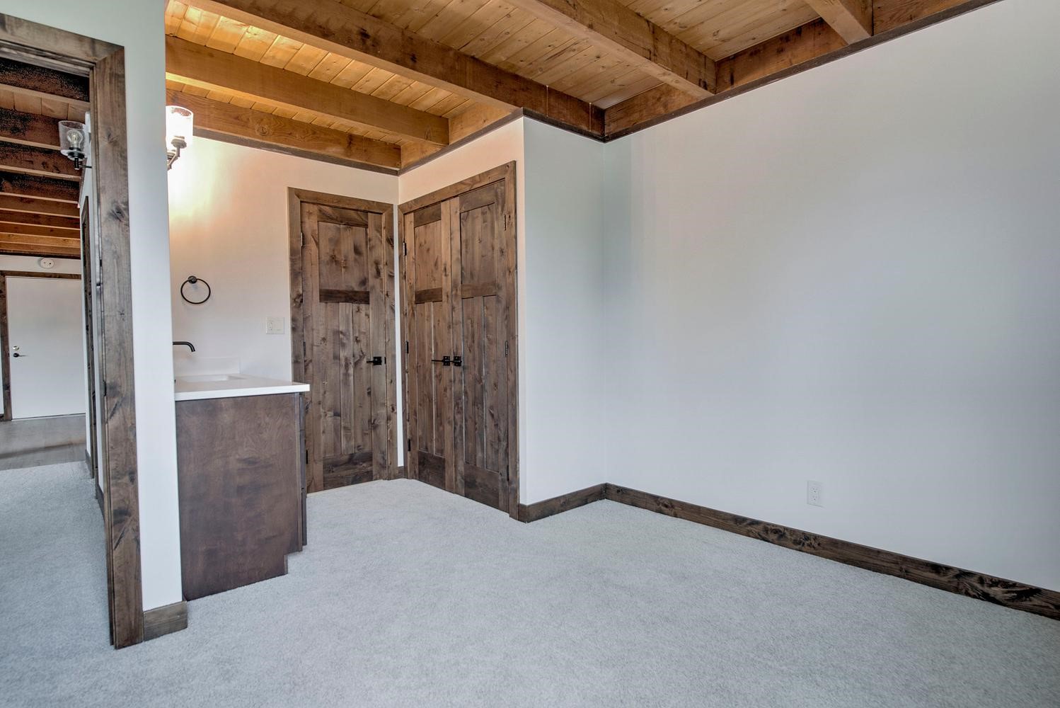 4400 Lodge Pole Circle H204 Property Photo 7