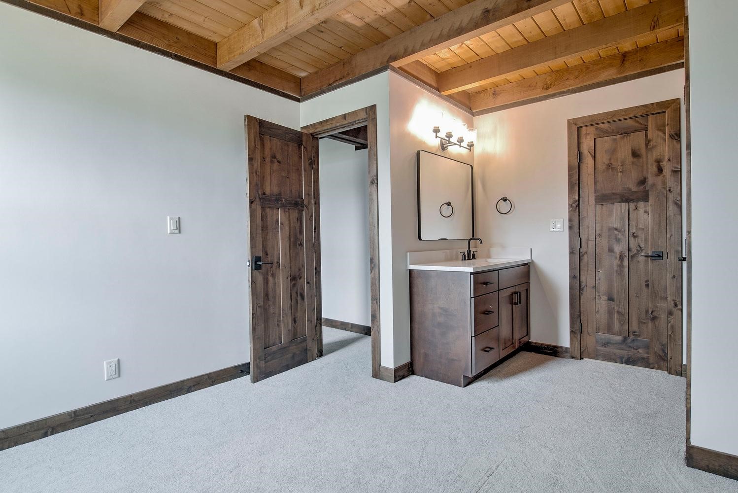 4400 Lodge Pole Circle H204 Property Photo 8