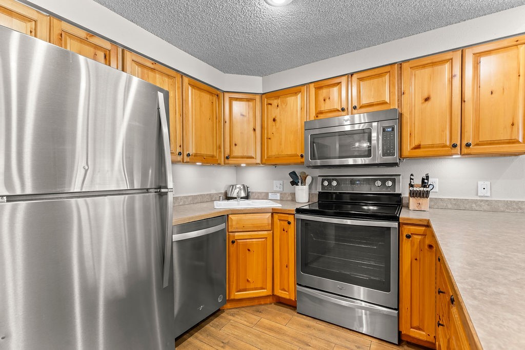 405 Four Oclock Road F Property Photo 13