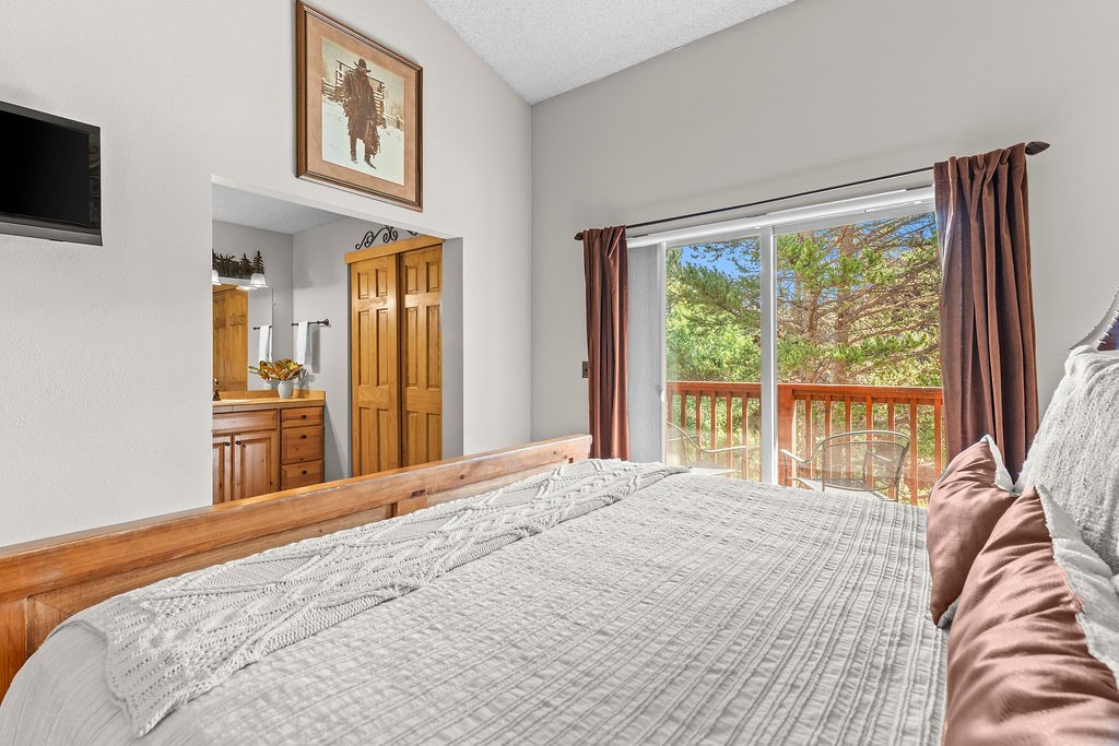 405 Four Oclock Road F Property Photo 21