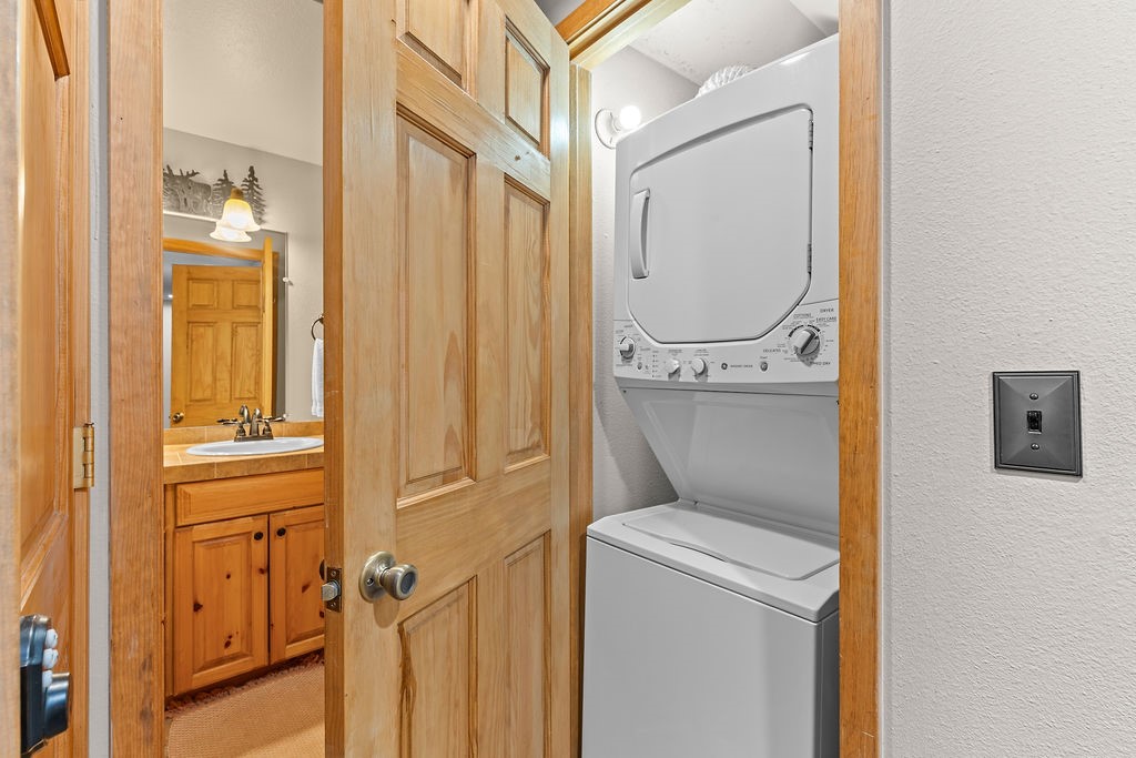 405 Four Oclock Road F Property Photo 34