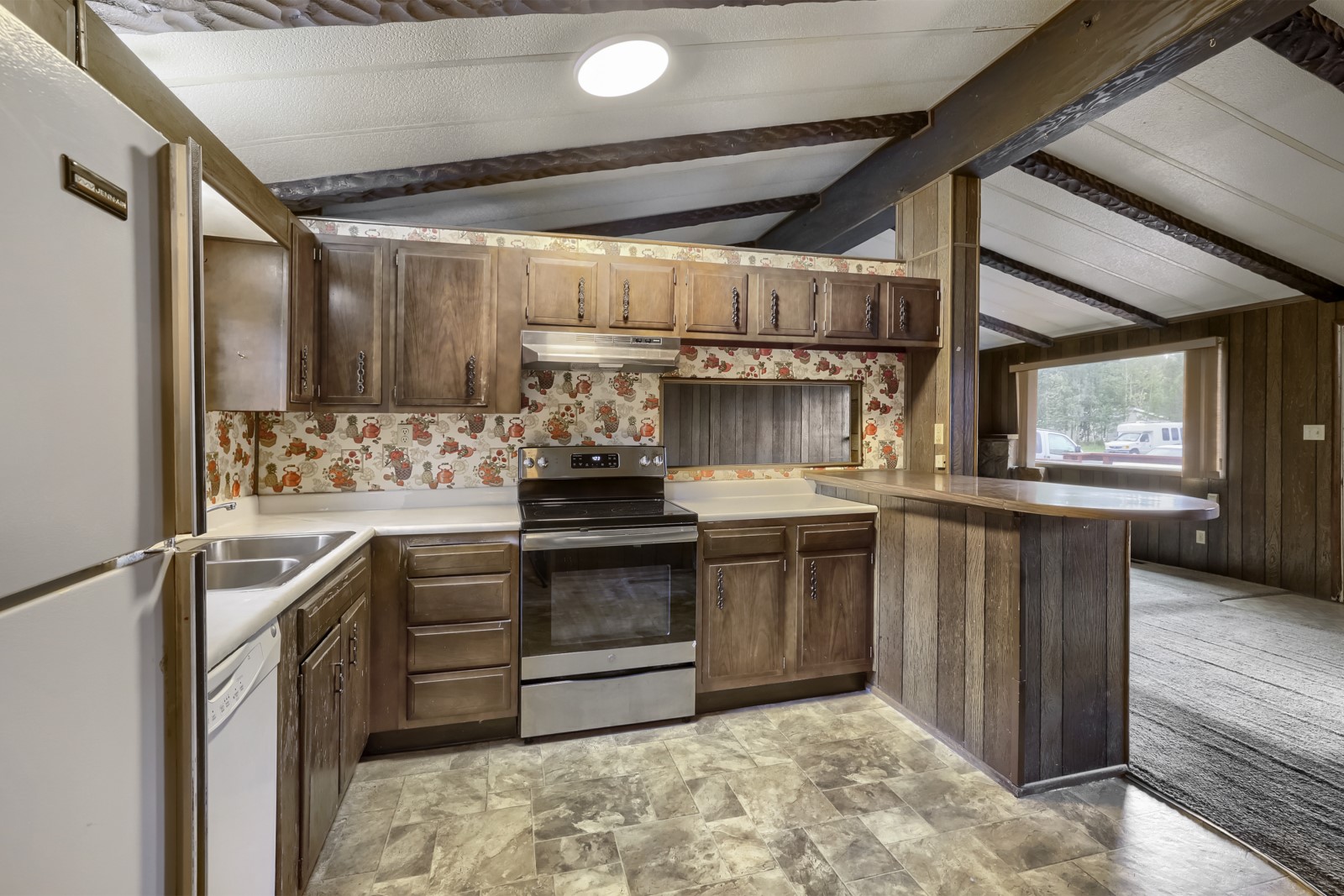 112 Reiling Road Property Photo 9