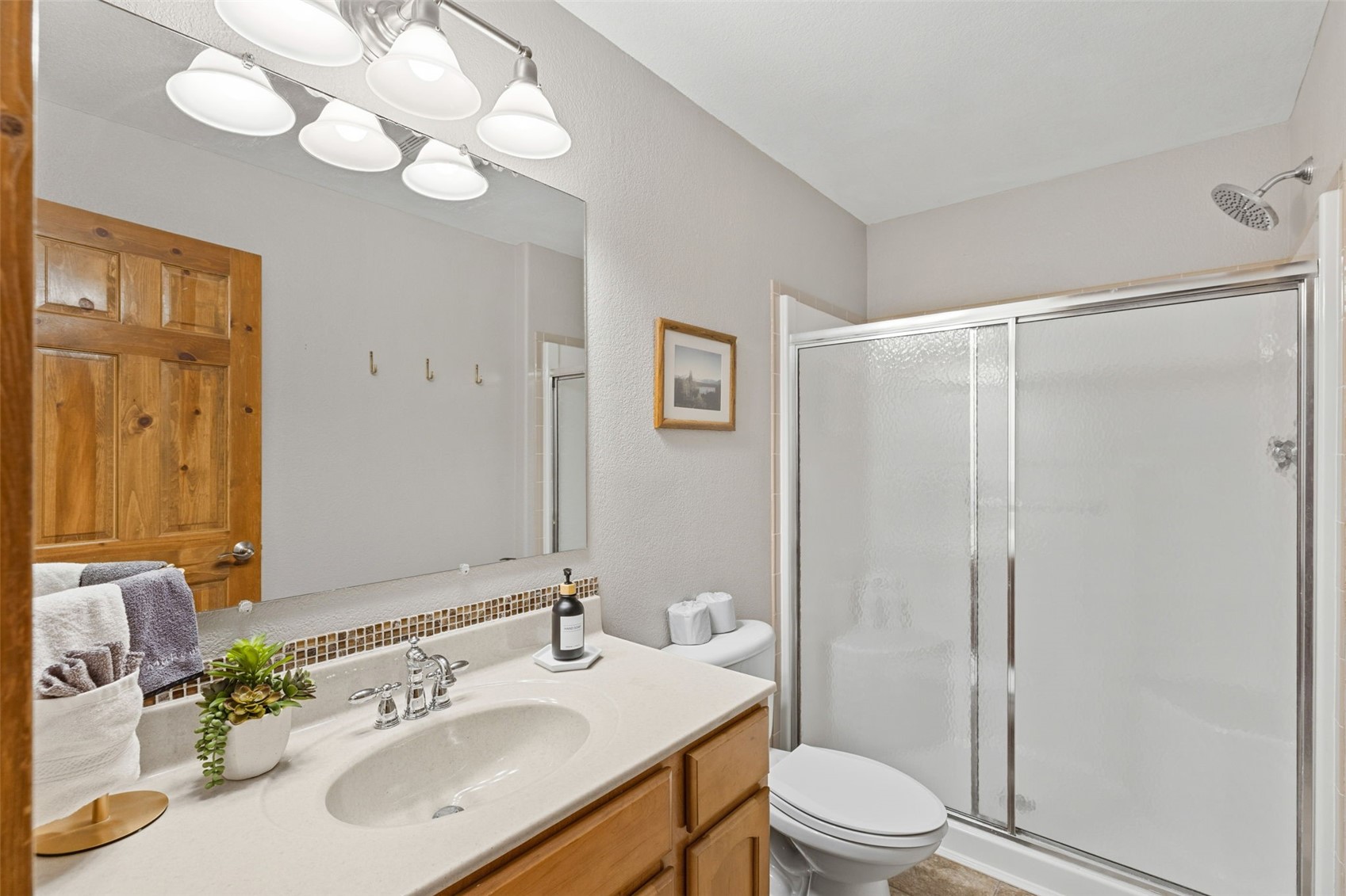 242 Fuller Avenue A Property Photo 18