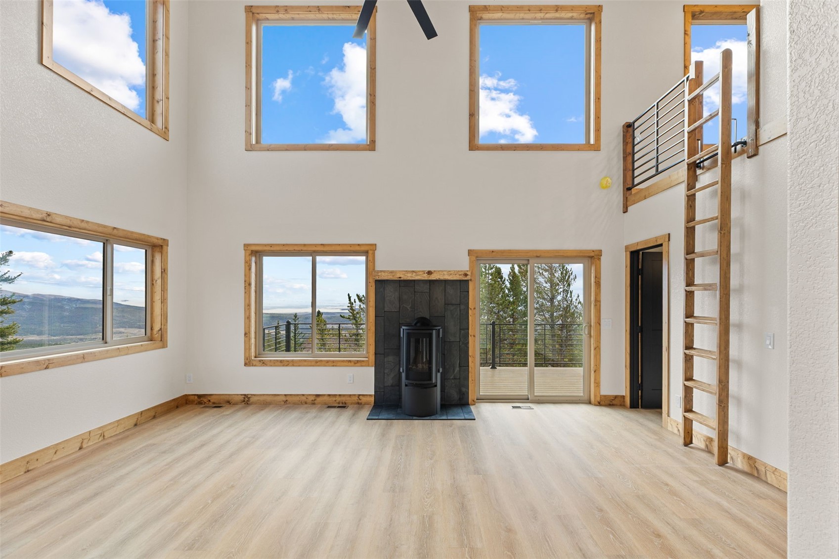 385 Silverheels Place Property Photo 4