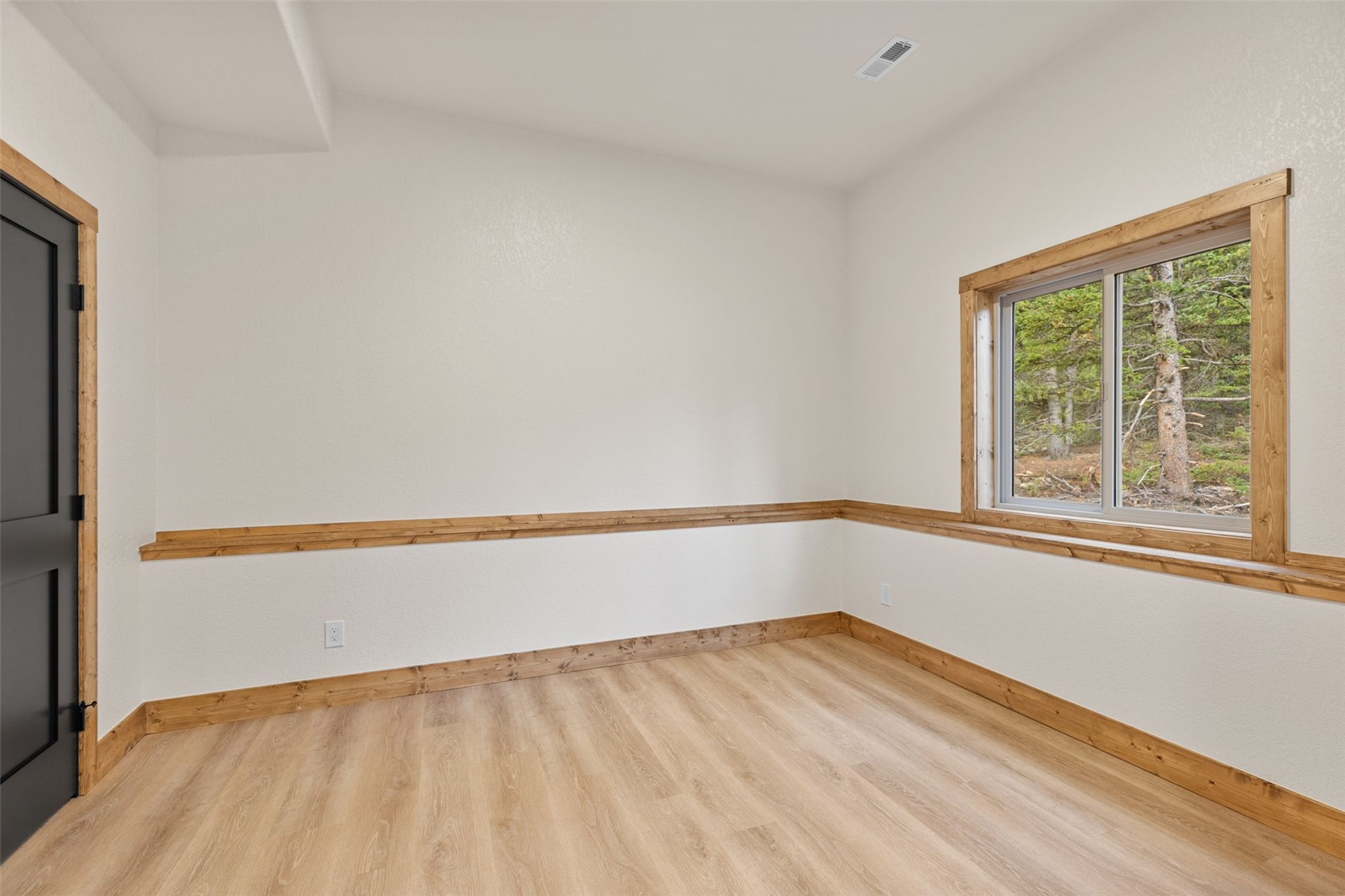 385 Silverheels Place Property Photo 14