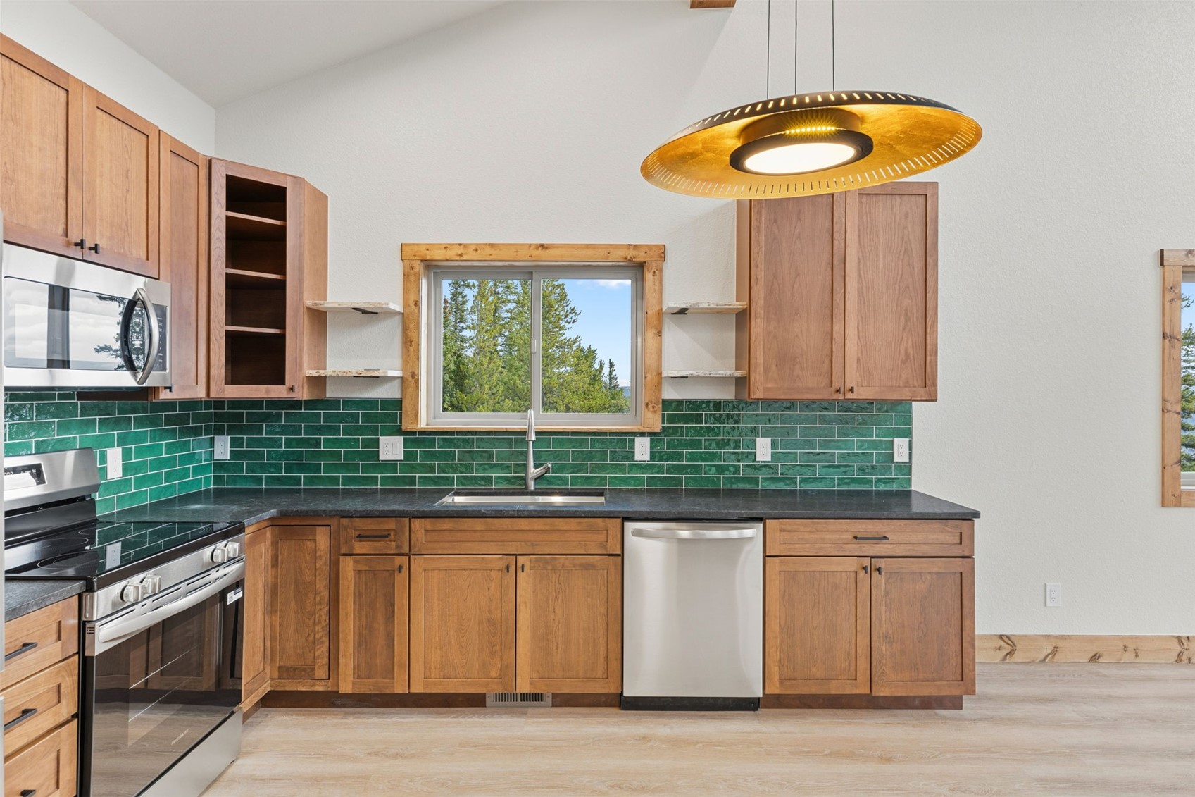 385 Silverheels Place Property Photo 27