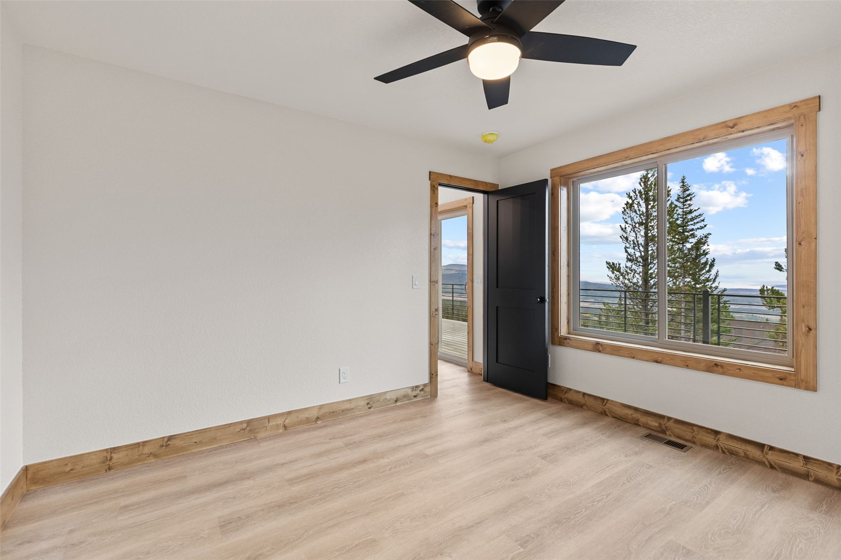 385 Silverheels Place Property Photo 32