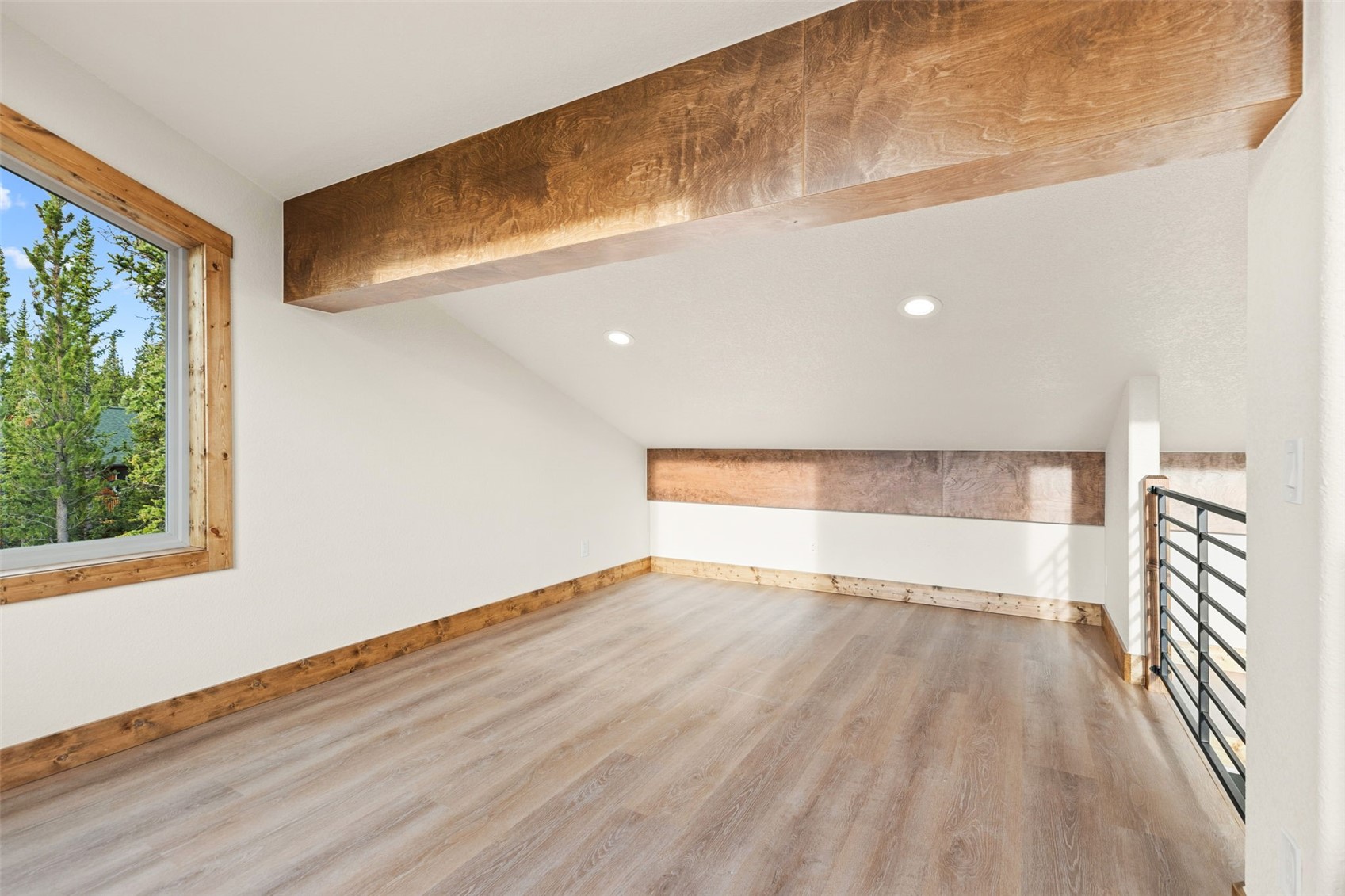 385 Silverheels Place Property Photo 41