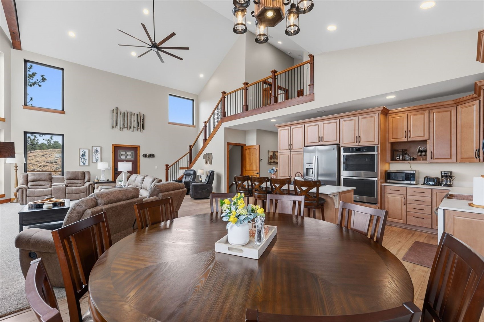 350 Rainbow Drive Property Photo 9