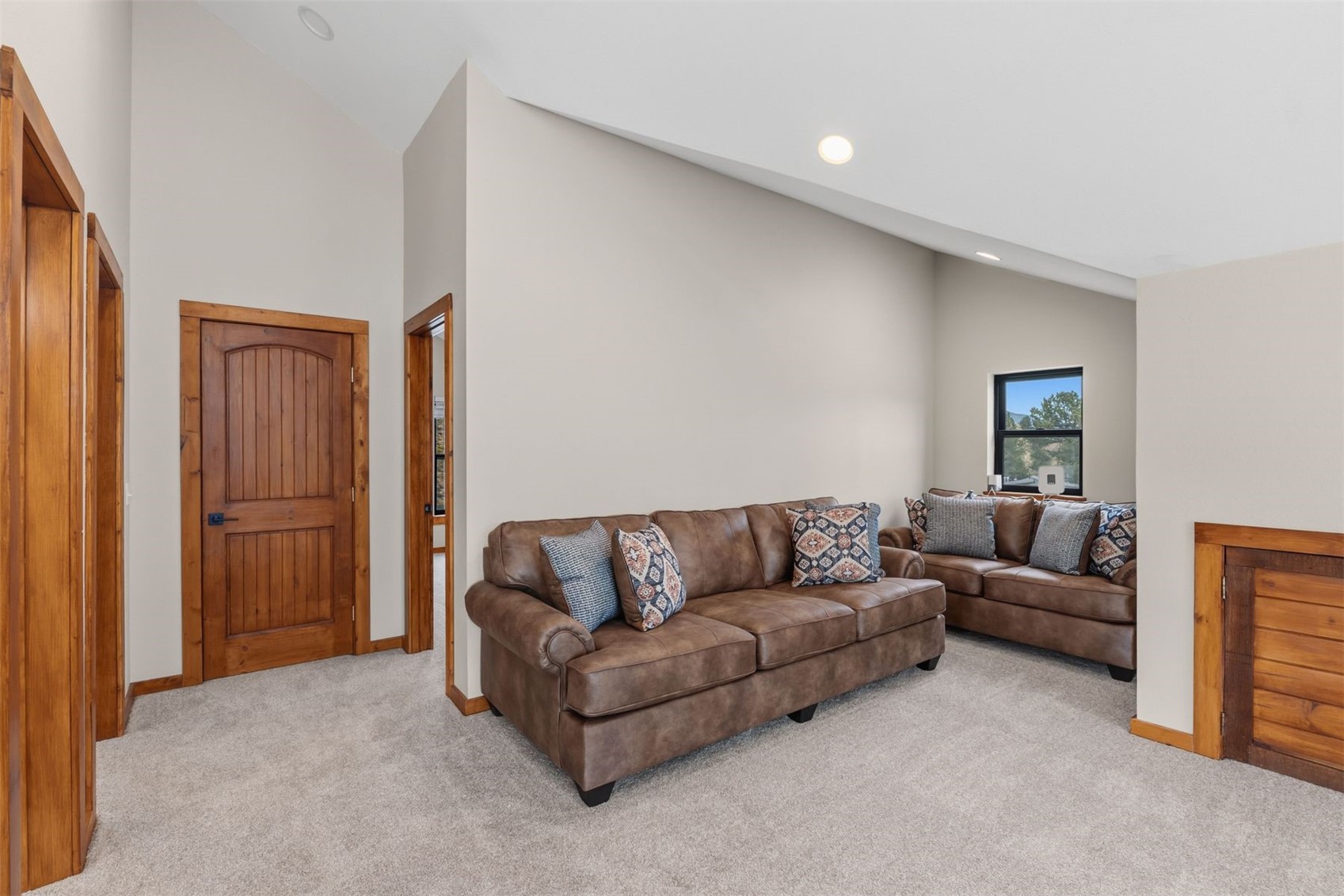 350 Rainbow Drive Property Photo 15