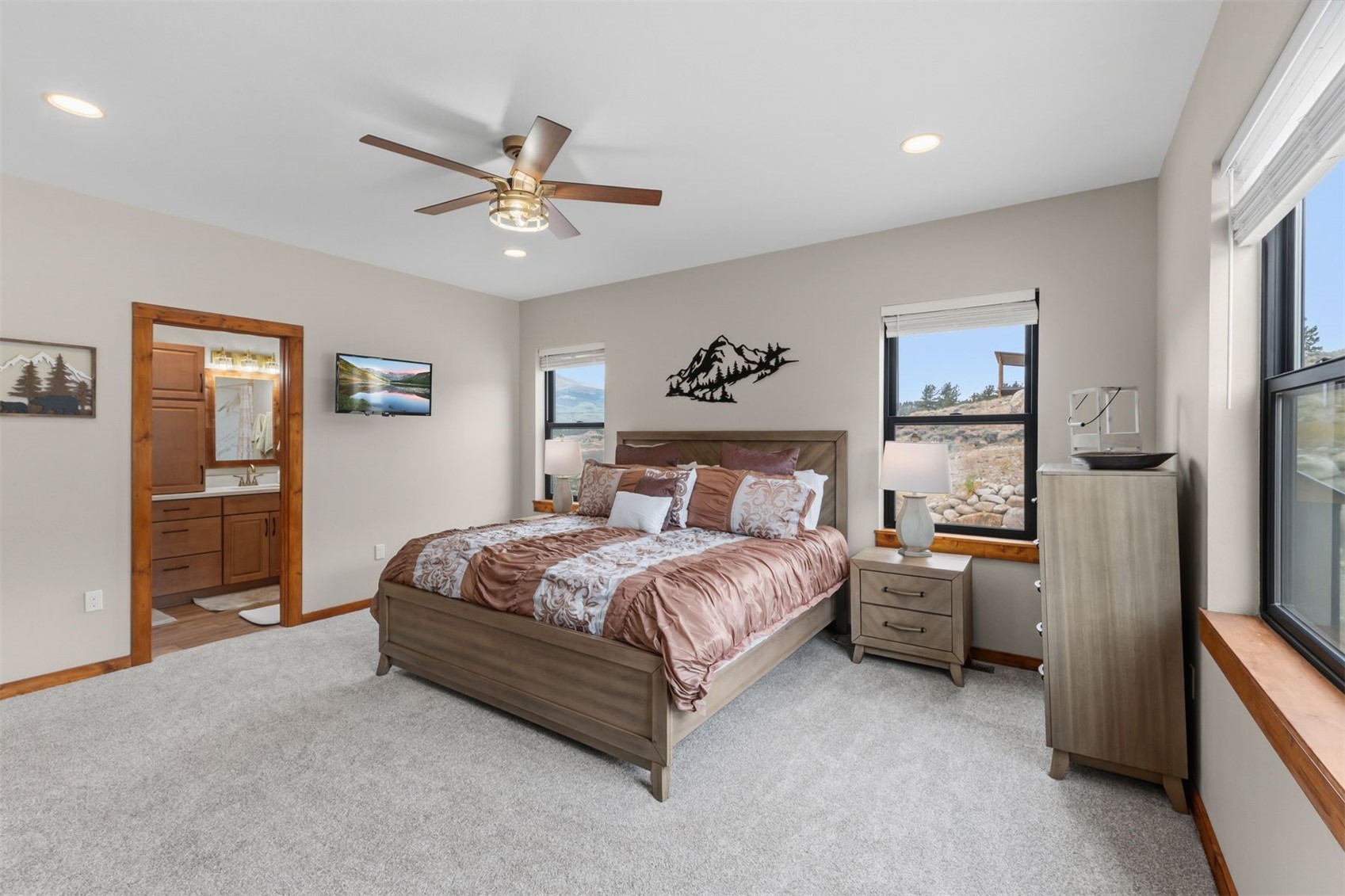 350 Rainbow Drive Property Photo 16