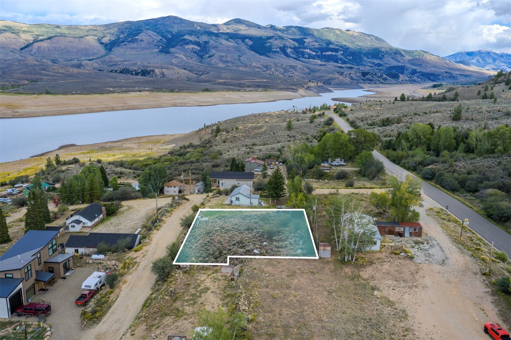 6895 Heeney Road Property Photo 4
