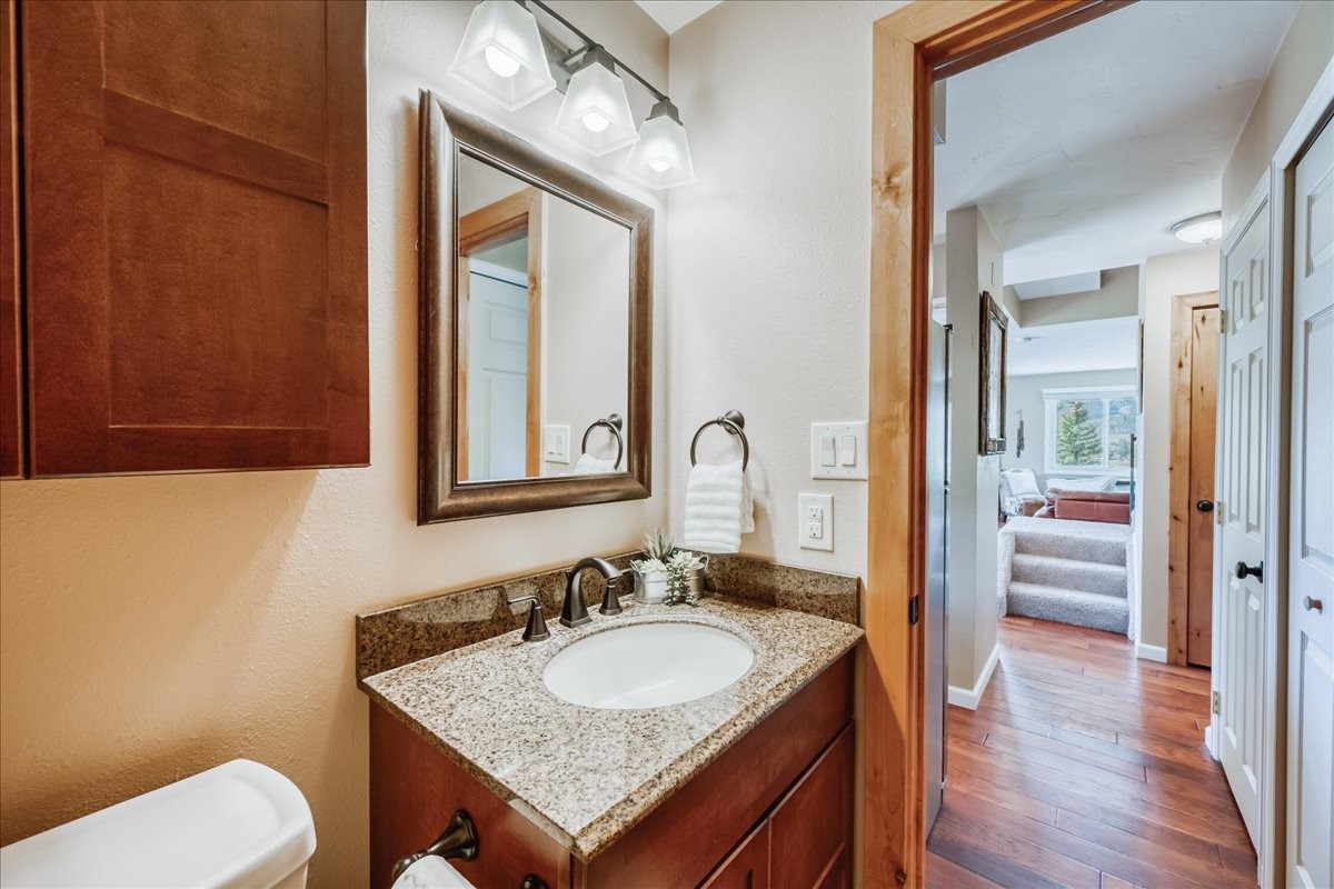 76 Cove Boulevard E12 Property Photo 16