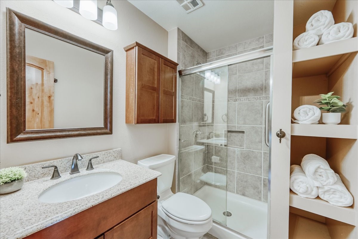 76 Cove Boulevard E12 Property Photo 23