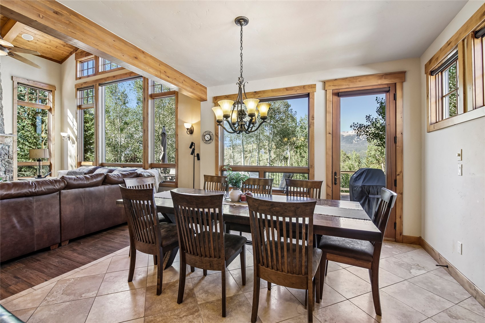 2206 Hamilton Creek Road Property Photo 5