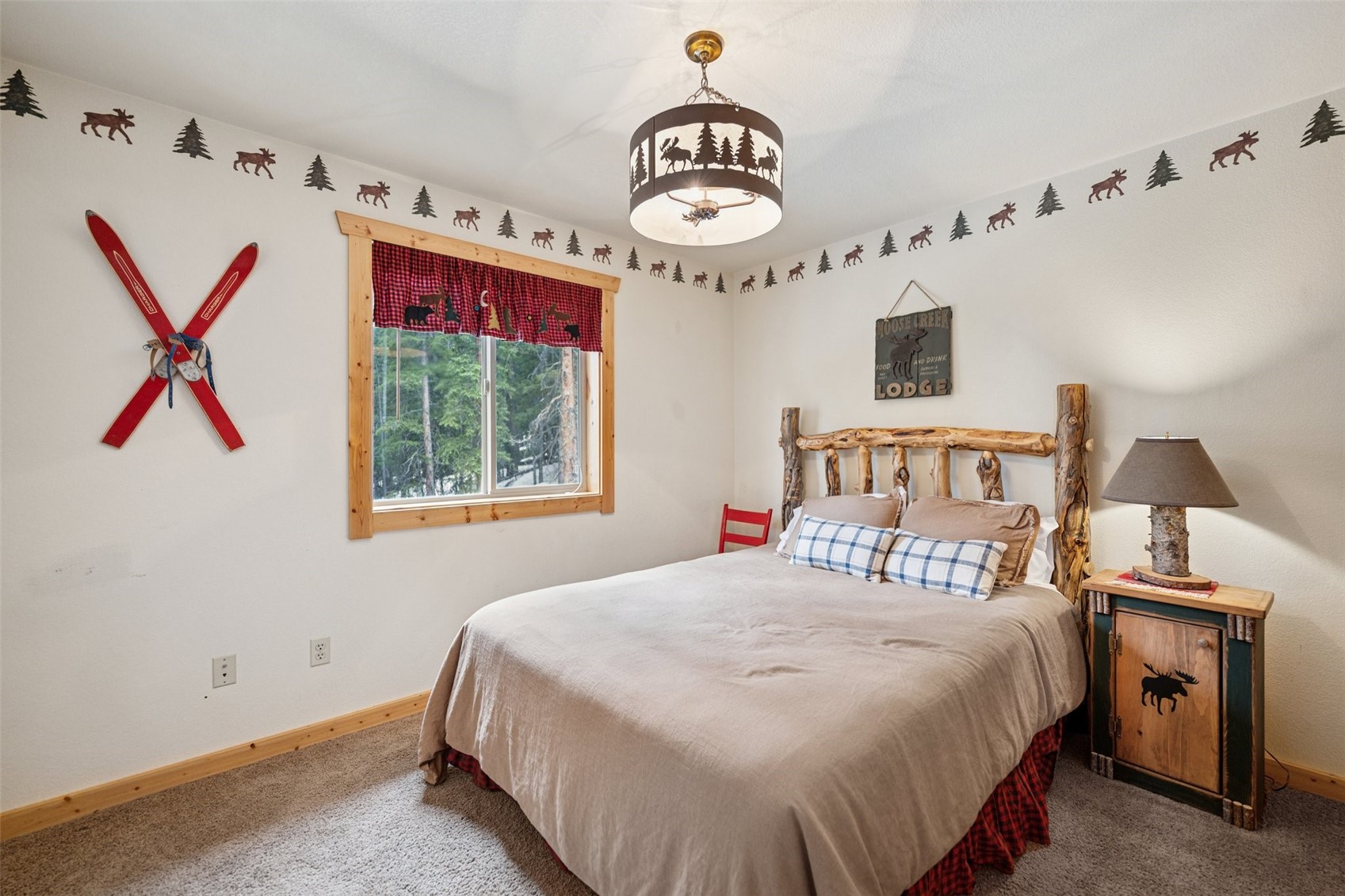 585 Miners Way Property Photo 17