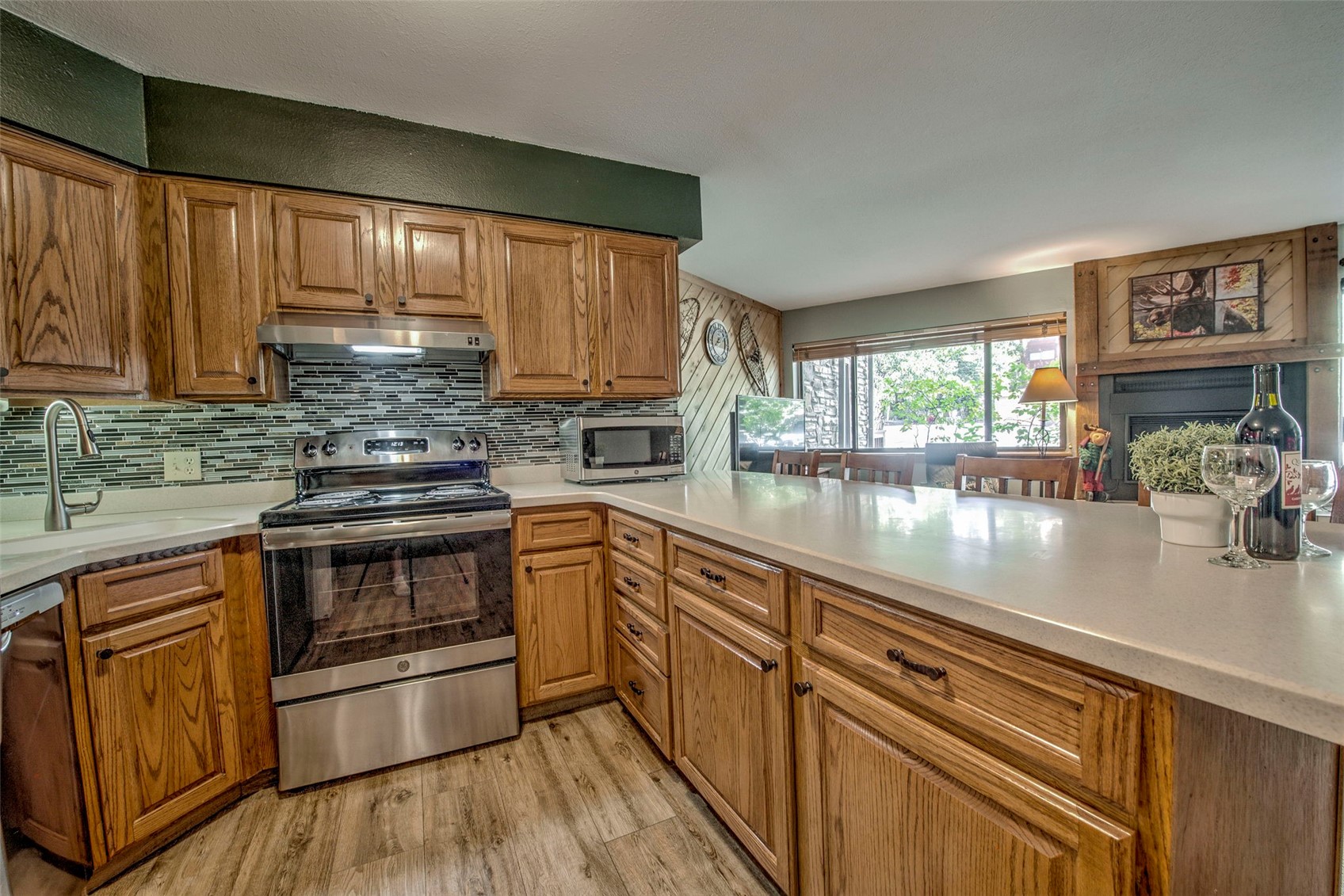 405 Four Oclock Road B Property Photo 8