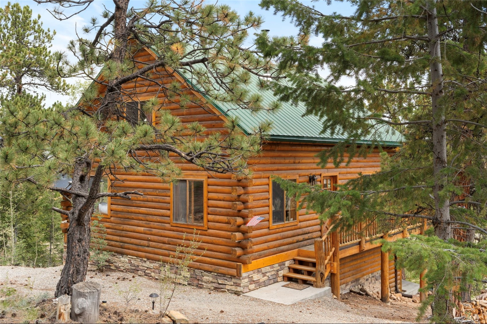 2578 Redhill Road Property Photo 1