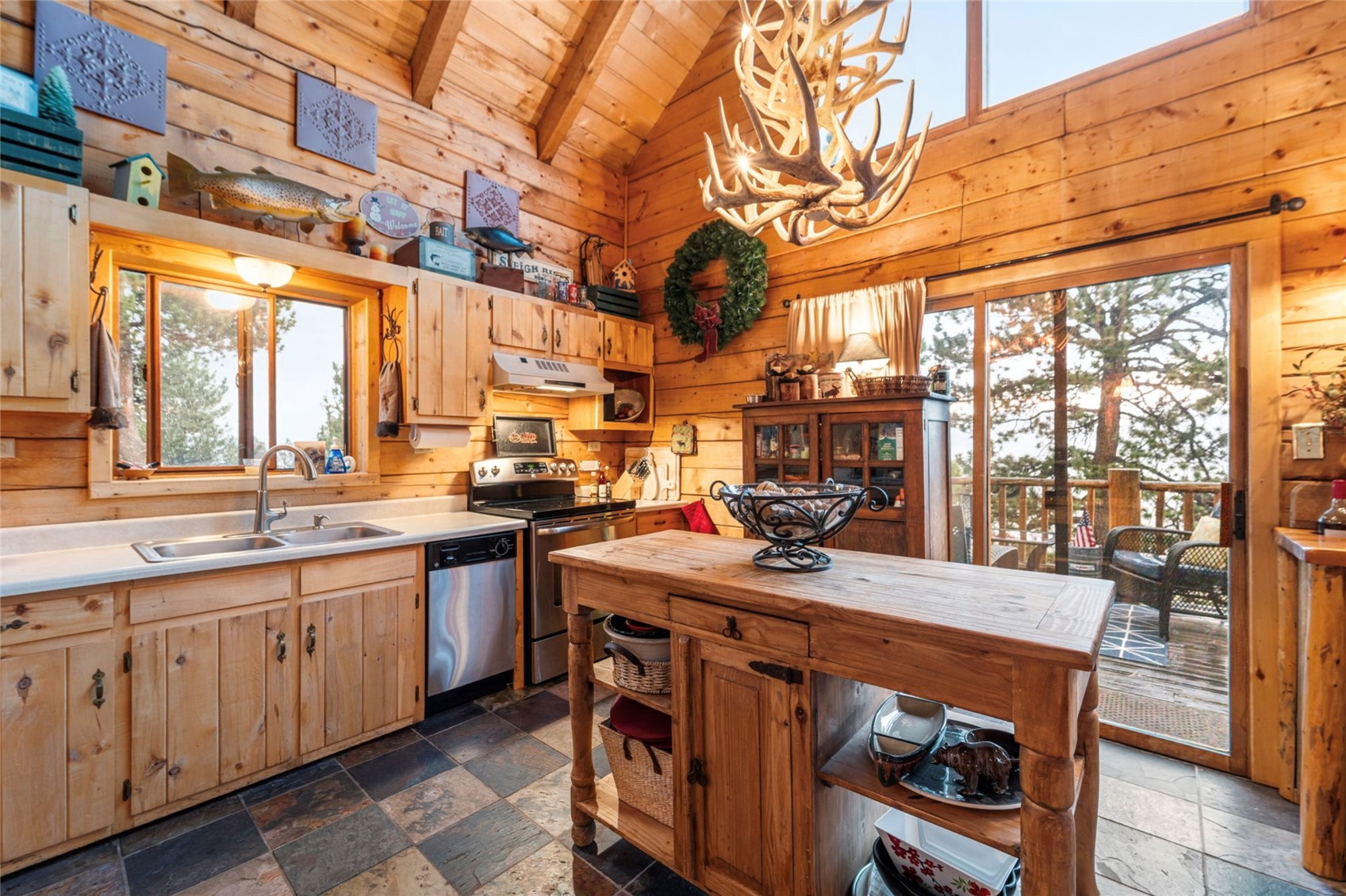 2578 Redhill Road Property Photo 15