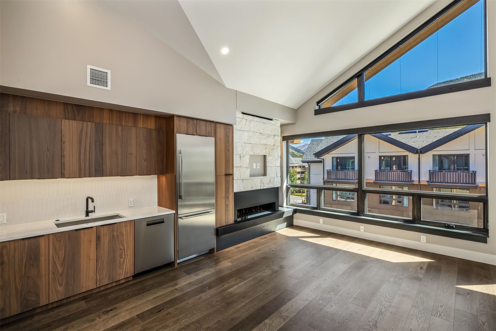 75 Hunki Dori Court W506 Property Photo 1
