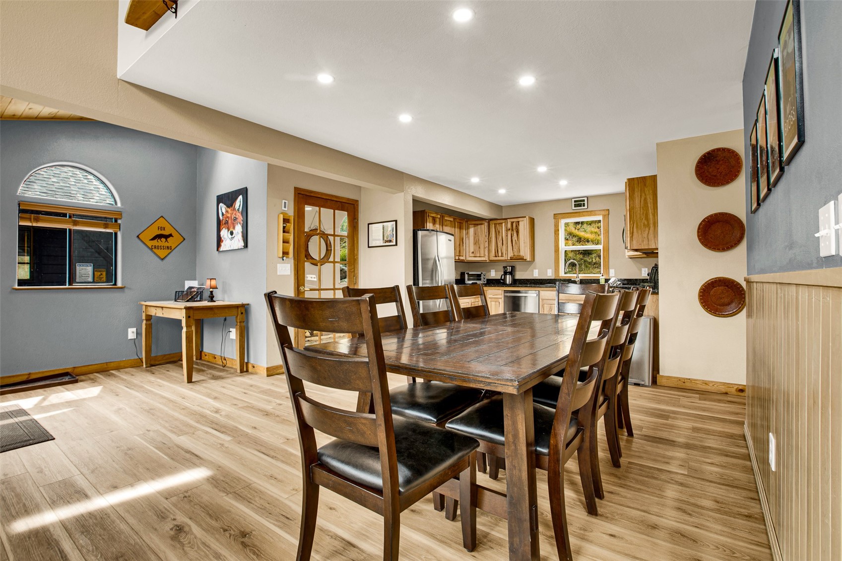 1881 River Drive Property Photo 8
