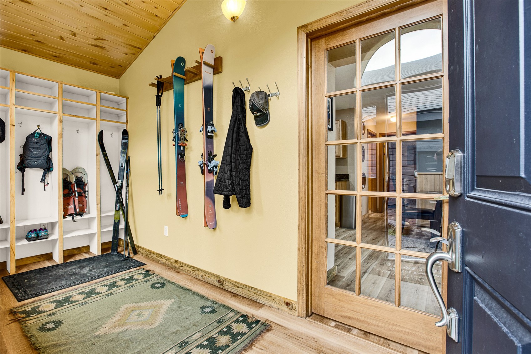 1881 River Drive Property Photo 25