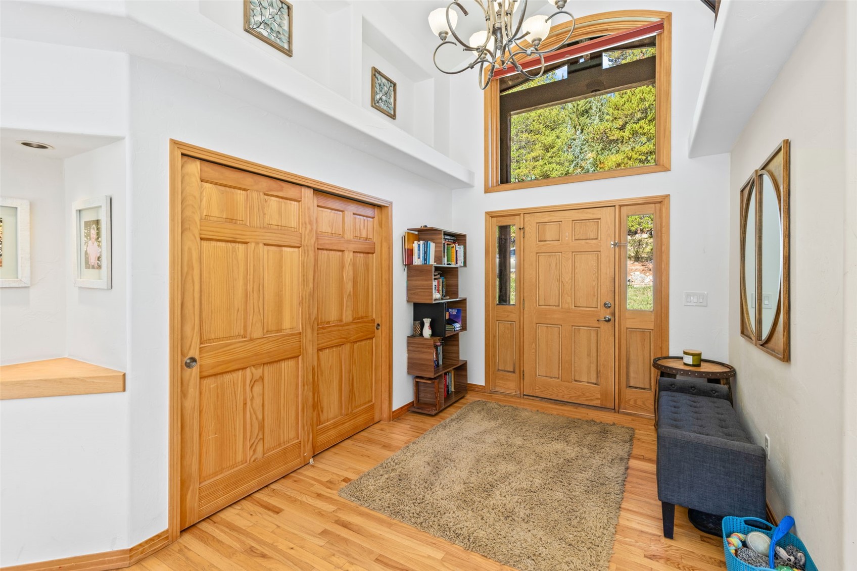 215 97 Circle Property Photo 12
