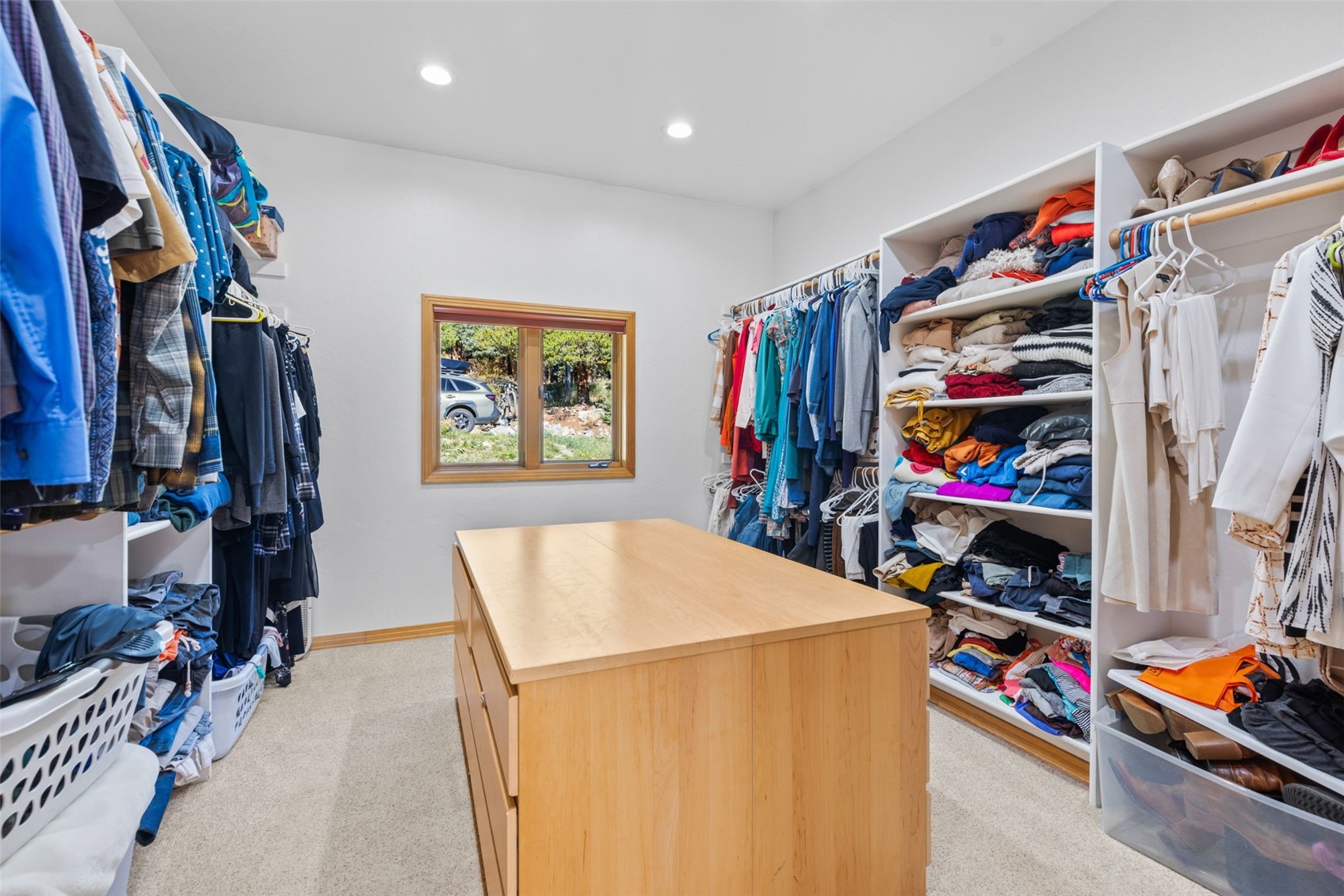 215 97 Circle Property Photo 26