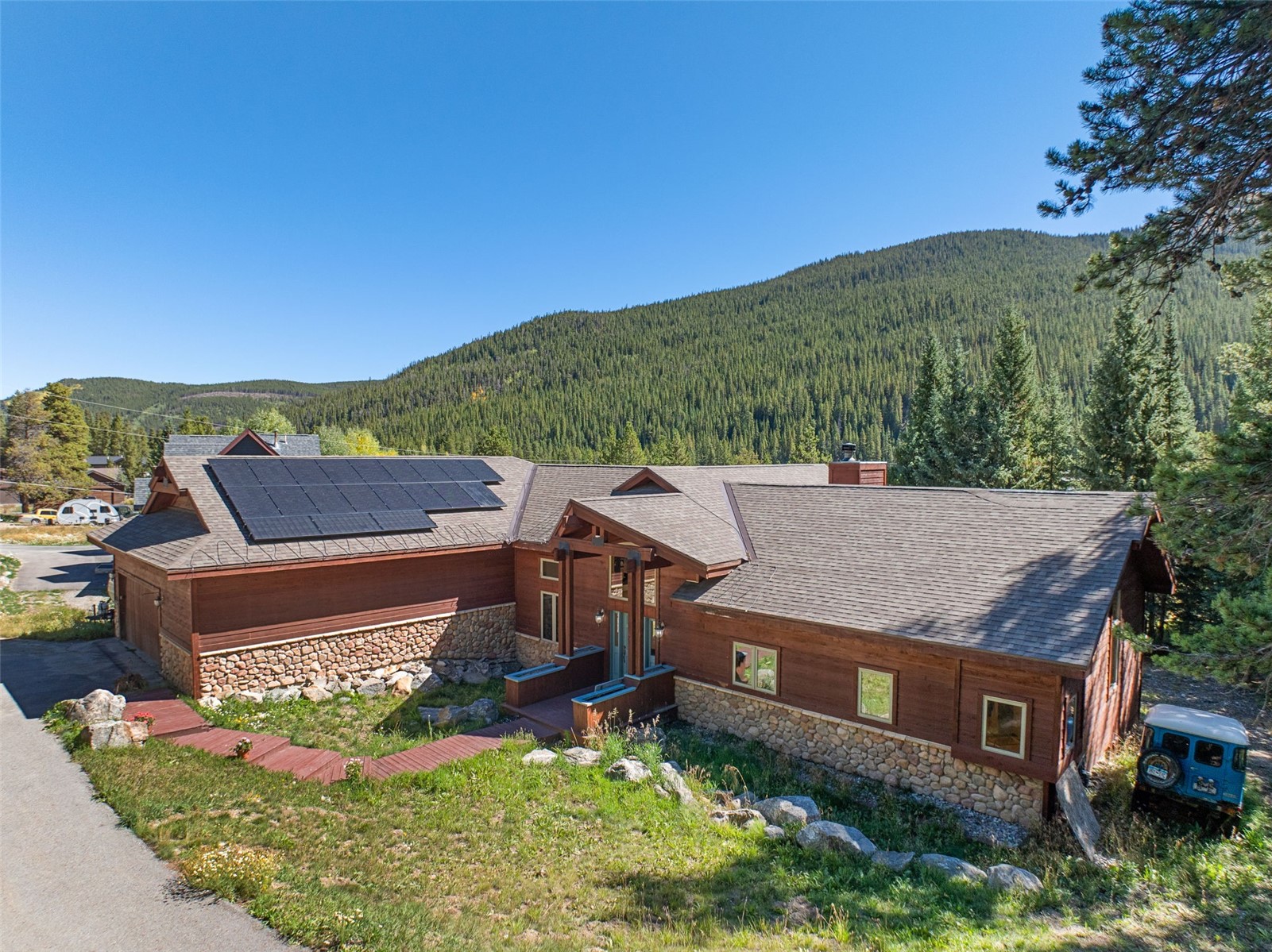 215 97 Circle Property Photo 43