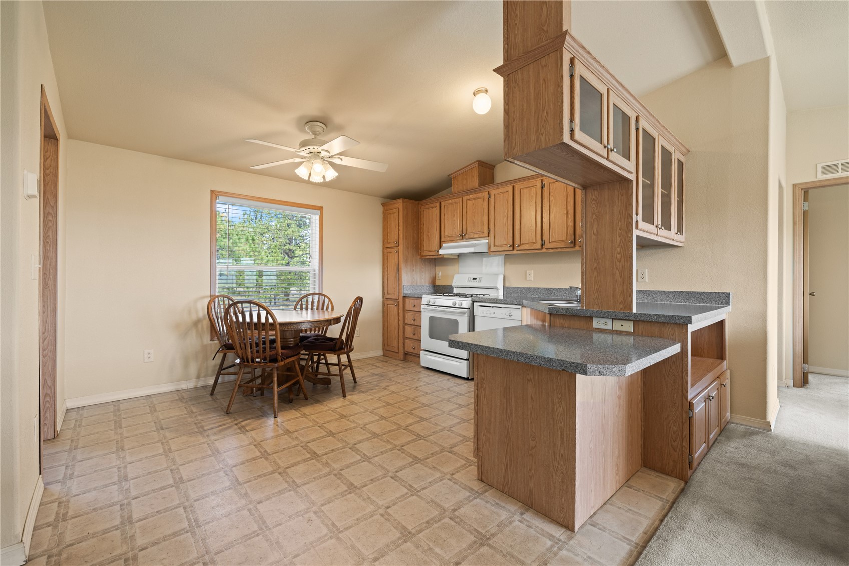 727 Angus Circle Property Photo 6