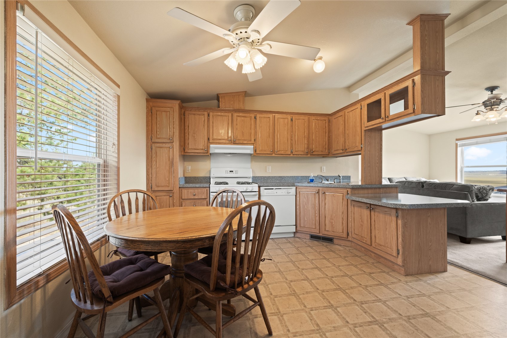 727 Angus Circle Property Photo 8
