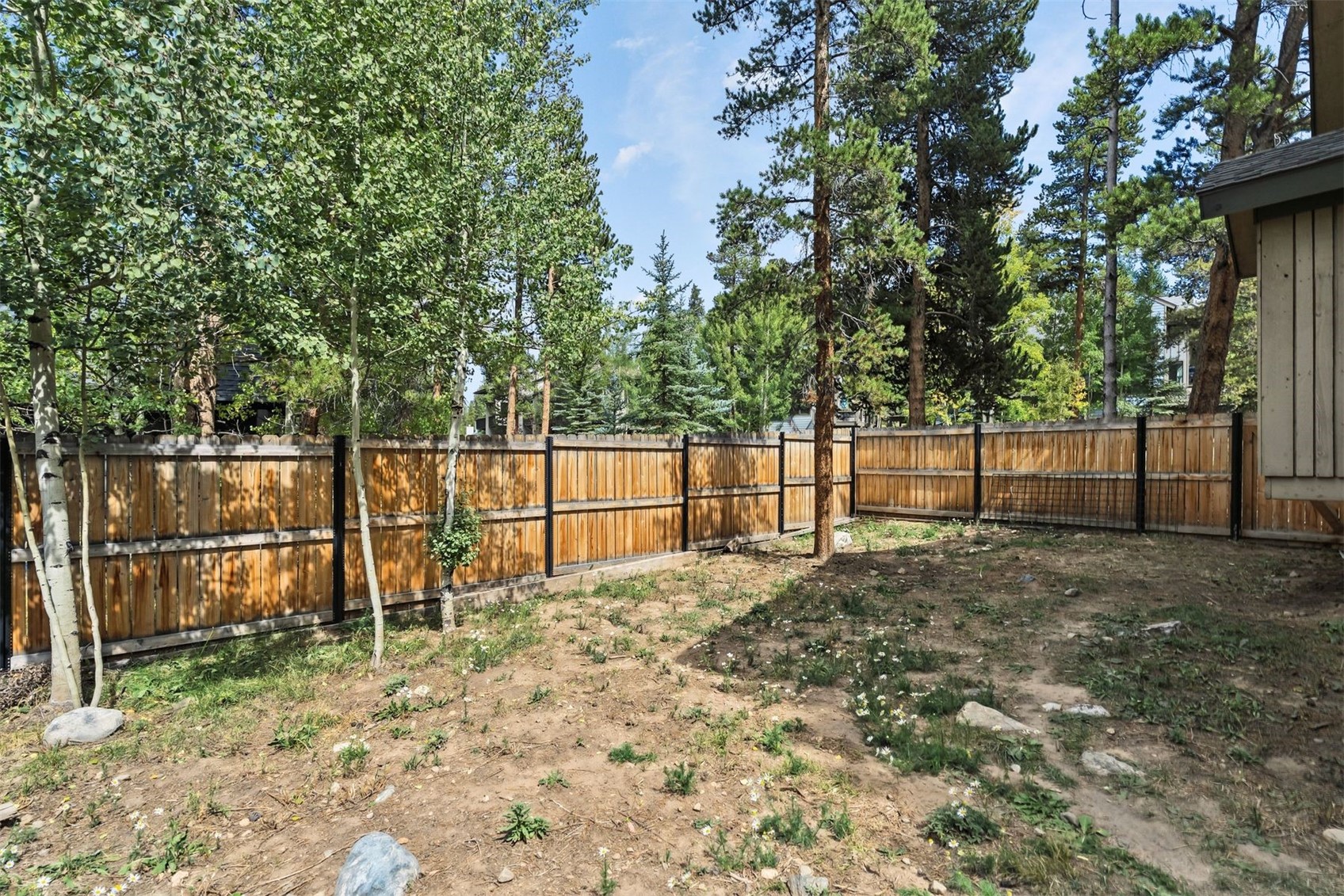 837 Broken Lance Drive Property Photo 3