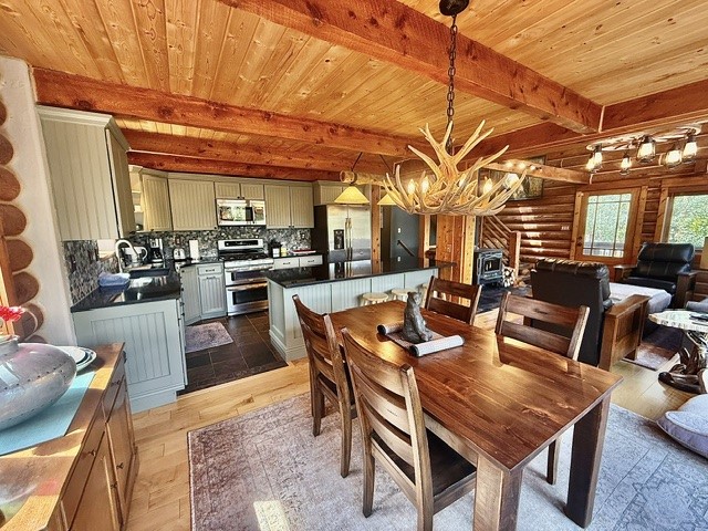 106 Robertson Lane Property Photo 4
