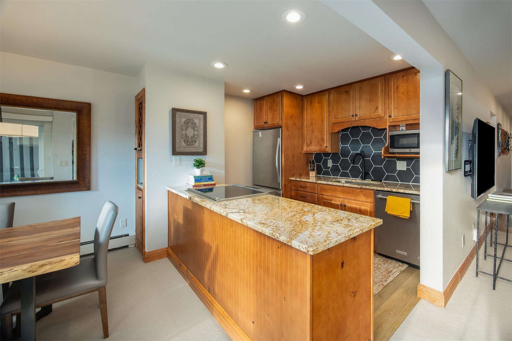 176 E La Bonte Street A-306 Property Photo 4